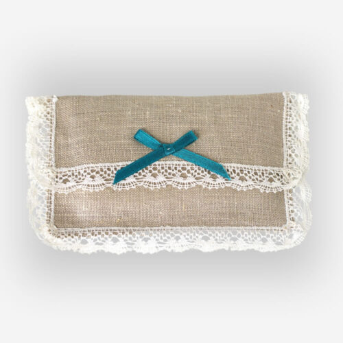 Porta pañuelos Goyesco en color tierra de lino con Encaje de Camariñas blanco | Ondas do Mar